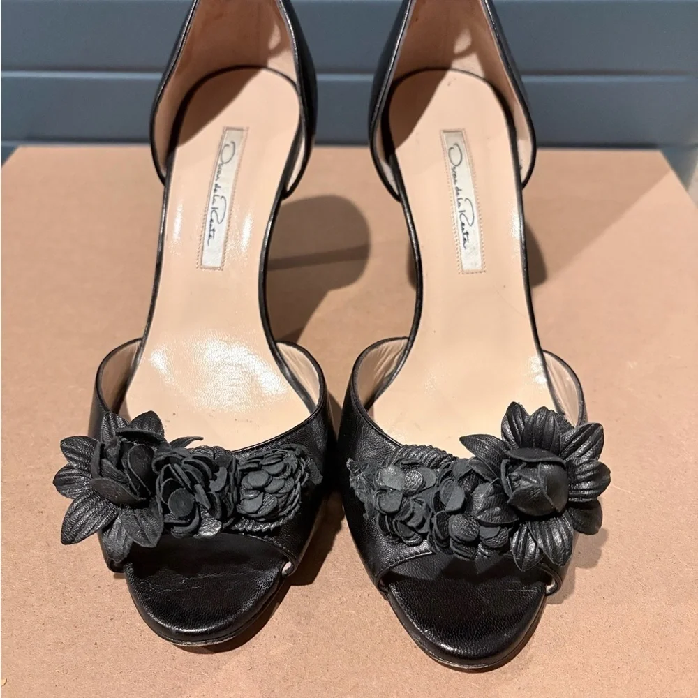 Oscar de la Renta Beautiful Black Floral Heels Size 7/7.5